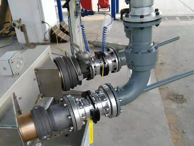 Bottom-hose-loading-arm